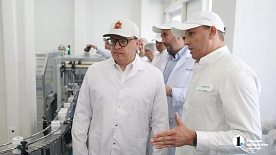 Алексей Текслер оценил производство препарата «Полисорб» в Копейском округе