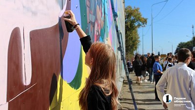 В Челябинске фасады зданий превратились в «божьих коровок»