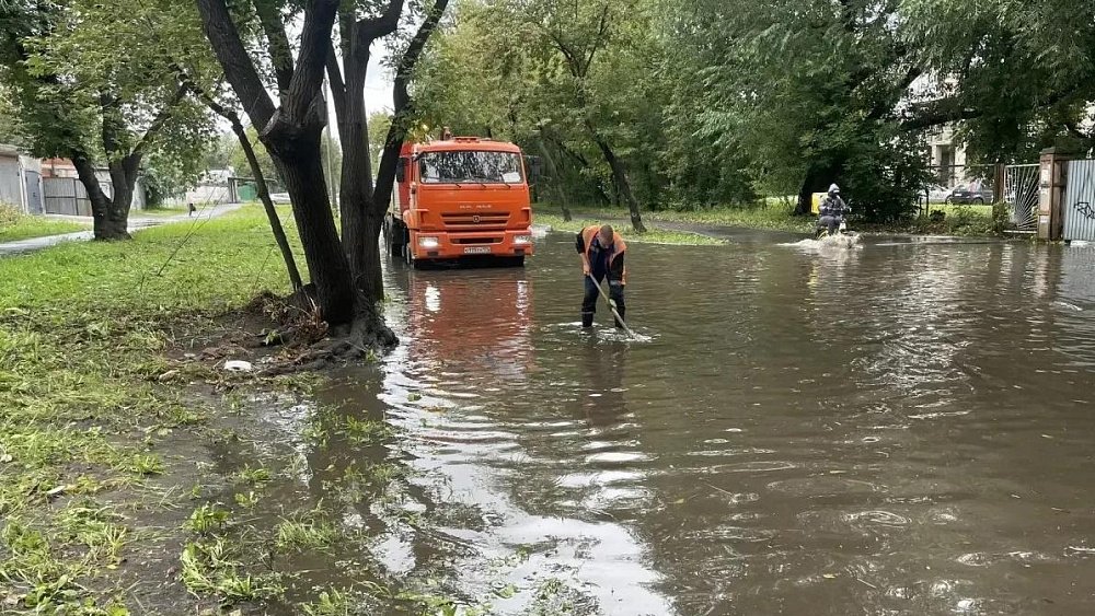 Месячная норма осадков выпала в Челябинске за несколько часов