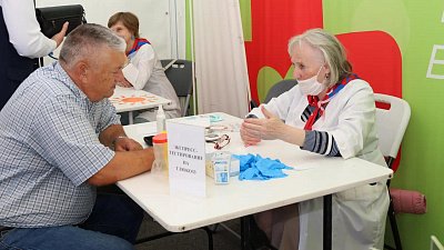 Жители Сосновского округа прошли диспансеризацию на фестивале «Большая семья»