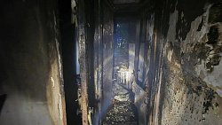 19 человек покинули подъезд пятиэтажки из‑за пожара в квартире в Златоусте