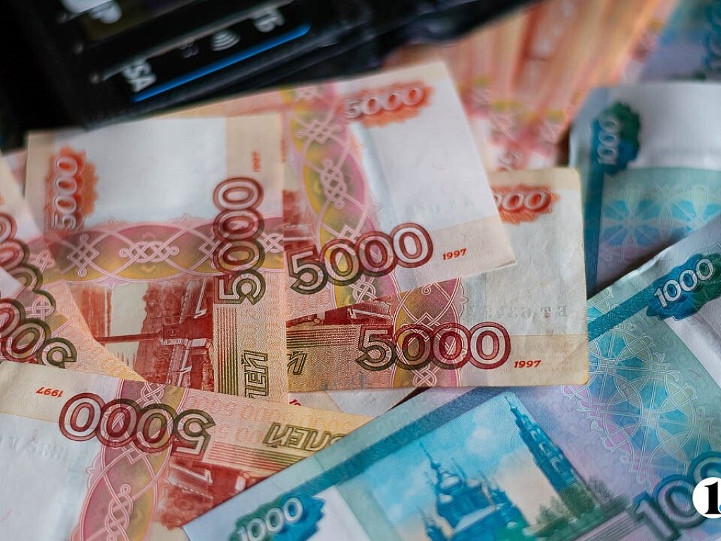 В Челябинске врачам-урологам и инженерам готовы платить до 200 тысяч рублей