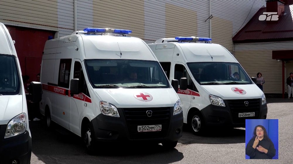 В Магнитогорск поступили шесть новых машин скорой помощи