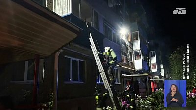 В Златоусте спасатели вывели восемь человек из пожара