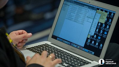Челябинские мужчины в 1,5 раза чаще женщин интересуются удаленной работой