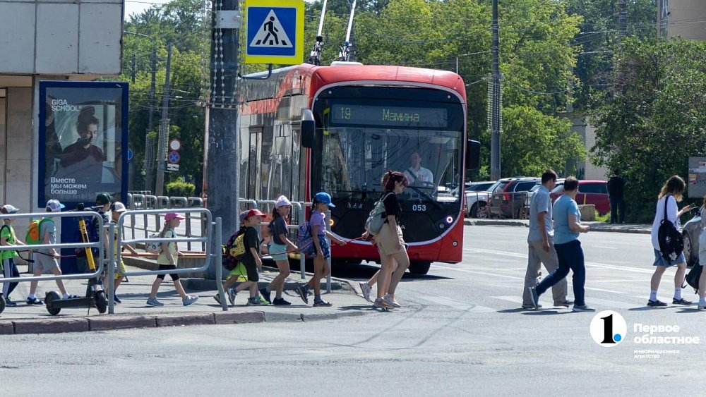 Челябинские приставы вернули ребенка, которого отец прятал в чужой квартире