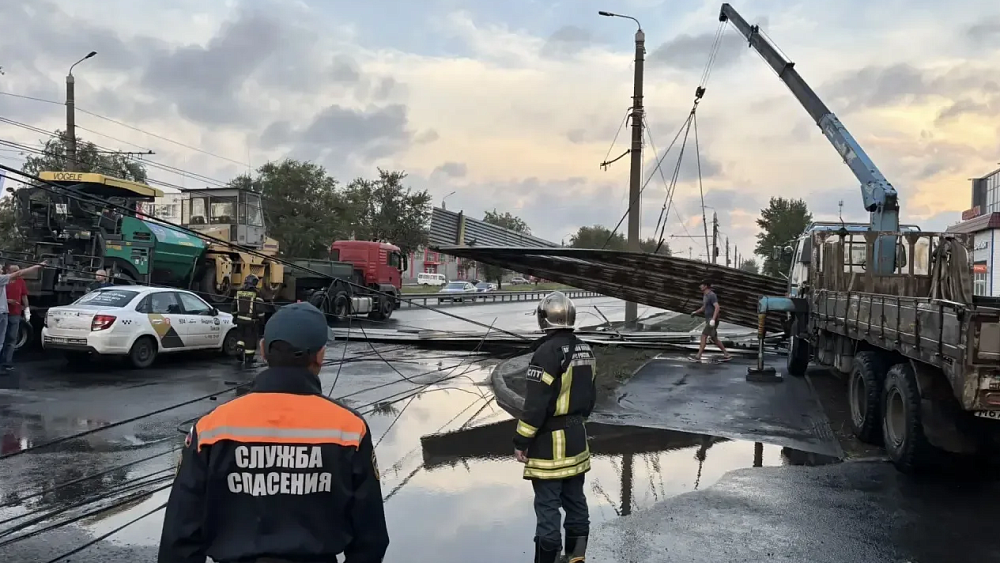 Три челябинских поселка остались без света из‑за урагана