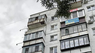 В Челябинске спасатели сняли с окна 9-го этажа пятилетнего ребенка