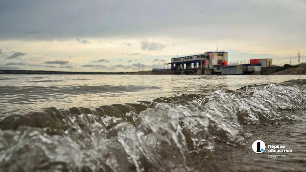 В Челябинске до 50 кубометров в секунду снизили сброс воды на Шершнях