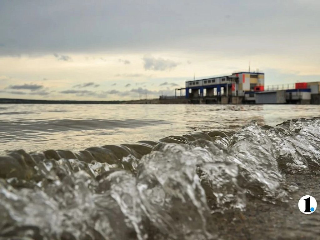 В Челябинске до 50 кубометров в секунду снизили сброс воды на Шершнях
