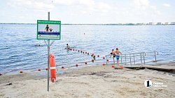 Челябинцы проводят последние теплые дни августа на пляжах