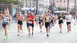 Более 6 тысяч любителей бега вышли на старт Челябинского марафона — 2026