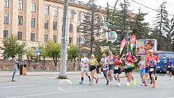 Более 6 тысяч любителей бега вышли на старт Челябинского марафона — 2026
