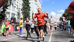 Более 6 тысяч любителей бега вышли на старт Челябинского марафона — 2026