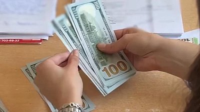 Челябинские полицейские вернули семье сейф с деньгами и золотом