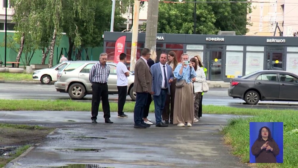 Власти провели пеший рейд по Курчатовскому району Челябинска