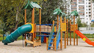В Челябинске благоустроили 14 дворов и скверов в рамках нацпроекта