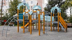 В Челябинске благоустроили 14 дворов и скверов в рамках нацпроекта