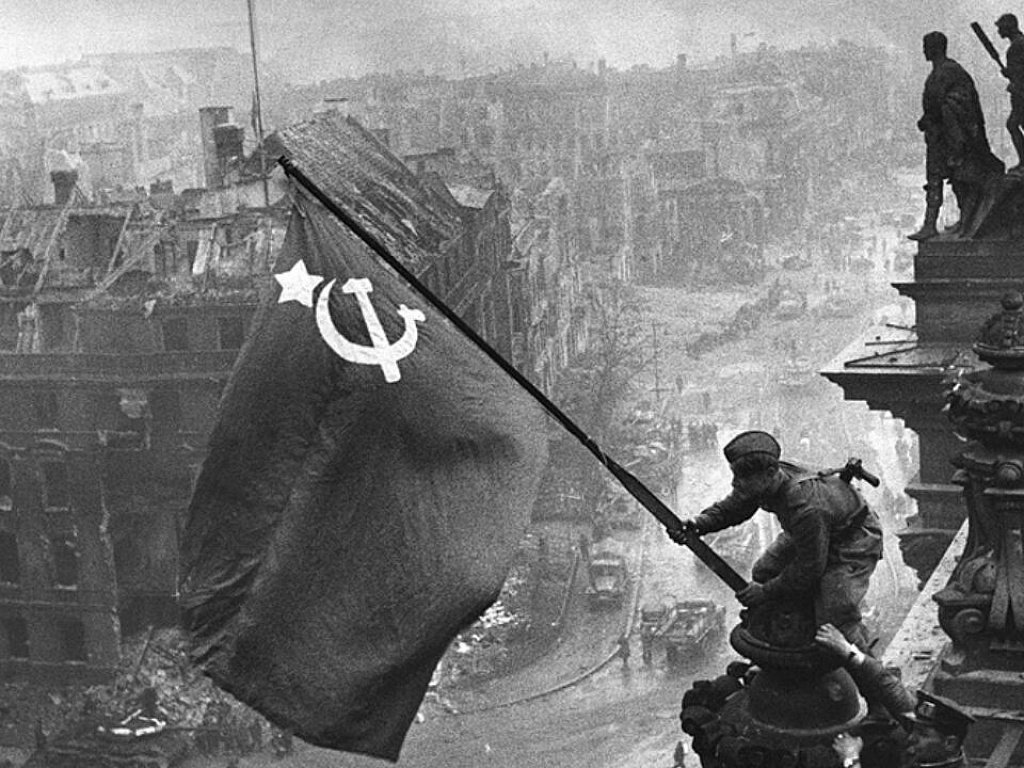 В Озерске покажут фотографии Евгения Халдея о Великой Отечественной войне