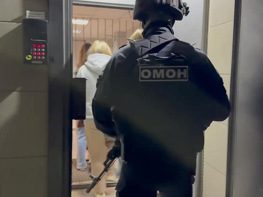 Пять сотрудниц спа-салона доставили в полицию после рейда в Магнитогорске