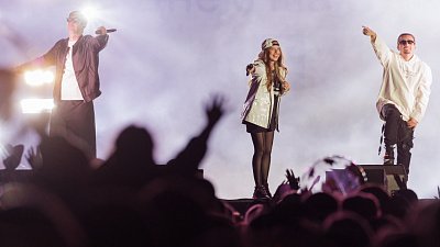 В Коркино на Дне шахтера выступила группа 5‑sta Family