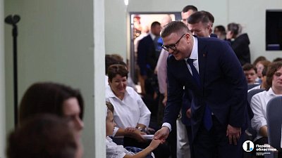 Алексей Текслер 1 сентября побывал на линейке в школе № 68 имени Е. Н. Родионова