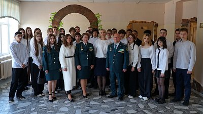 В Челябинске впервые в трех школах открыли классы с таможенным уклоном