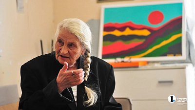 Штукатур-маляр из Челябинска в 73 года начала рисовать в стиле наивного искусства
