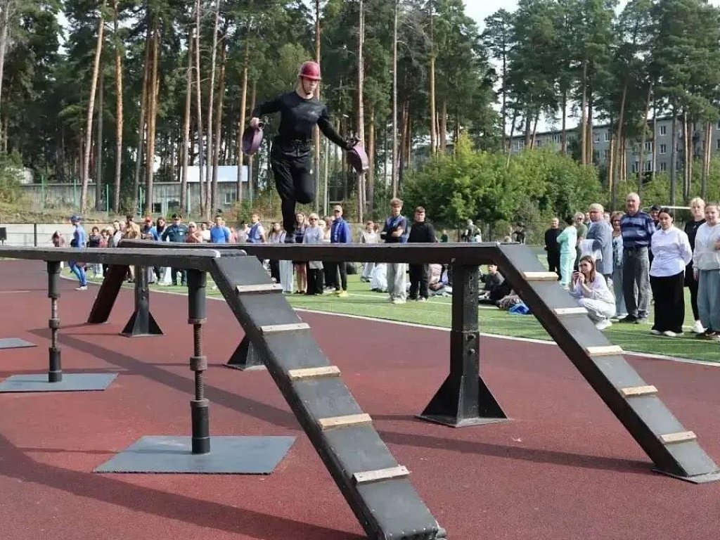 В Каслях открыли площадку для занятий пожарно-прикладным спортом