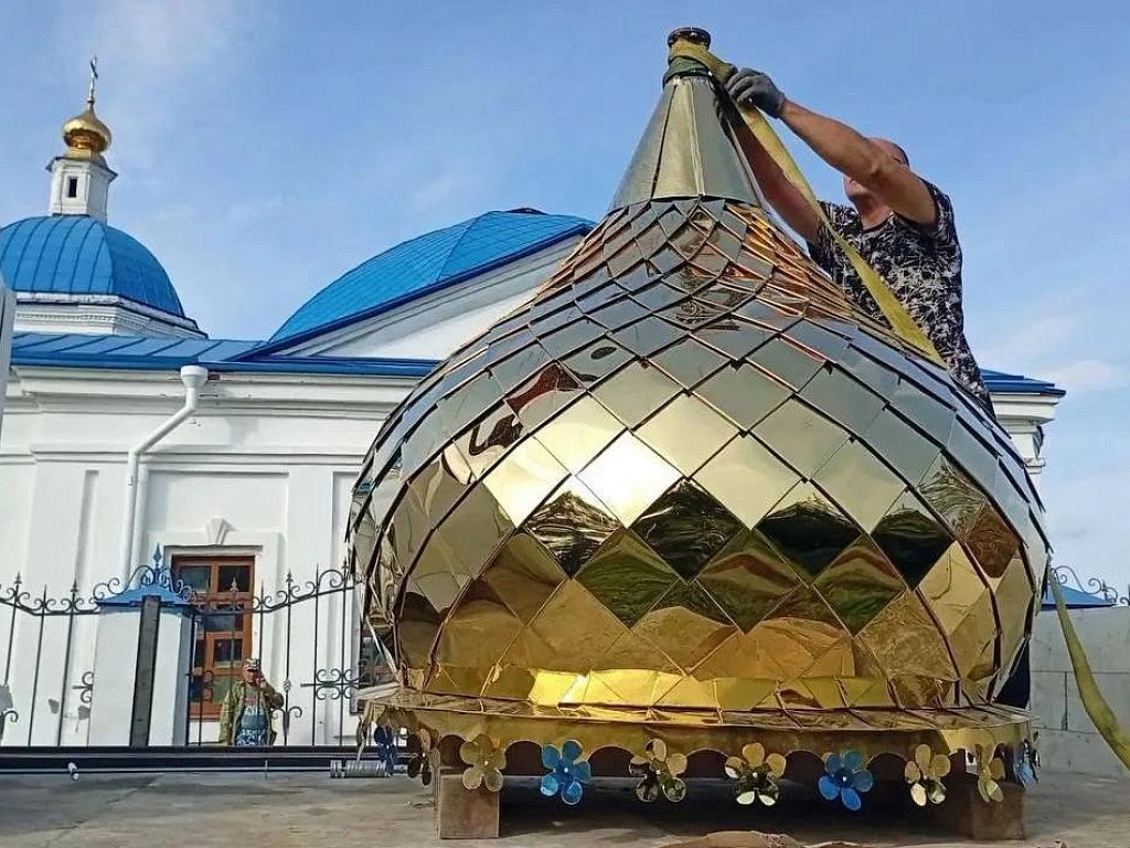 Купол для поврежденного ураганом храма доставили в Большой Куяш
