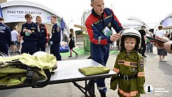 Алексей Текслер познакомился с проектами волонтеров Южного Урала