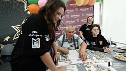 Алексей Текслер познакомился с проектами волонтеров Южного Урала