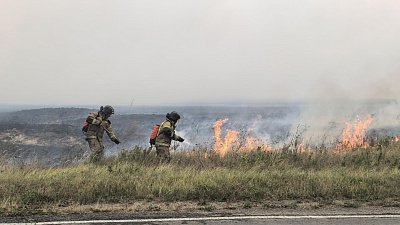На юге Челябинской области продолжают тушить природные пожары
