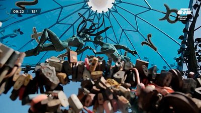 О месте, куда приходят все молодожены, в сюжете «Стихотворение о Сфере любви ко Дню города»