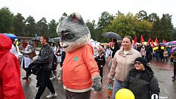 Первоклашки Челябинска прошли парадом в честь 290‑летия города