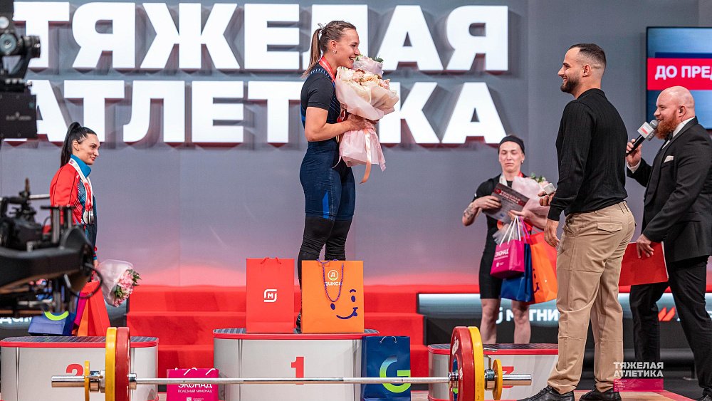 Челябинская штангистка на турнире получила золотую медаль и обручальное кольцо