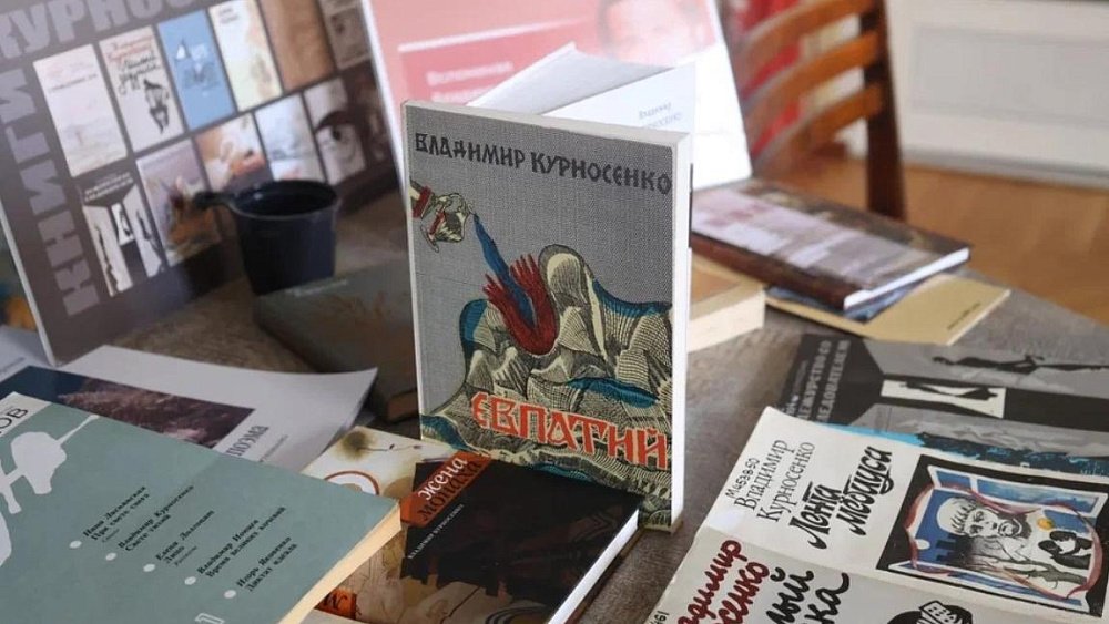 Публичной библиотеке подарили книги «челябинского Достоевского»