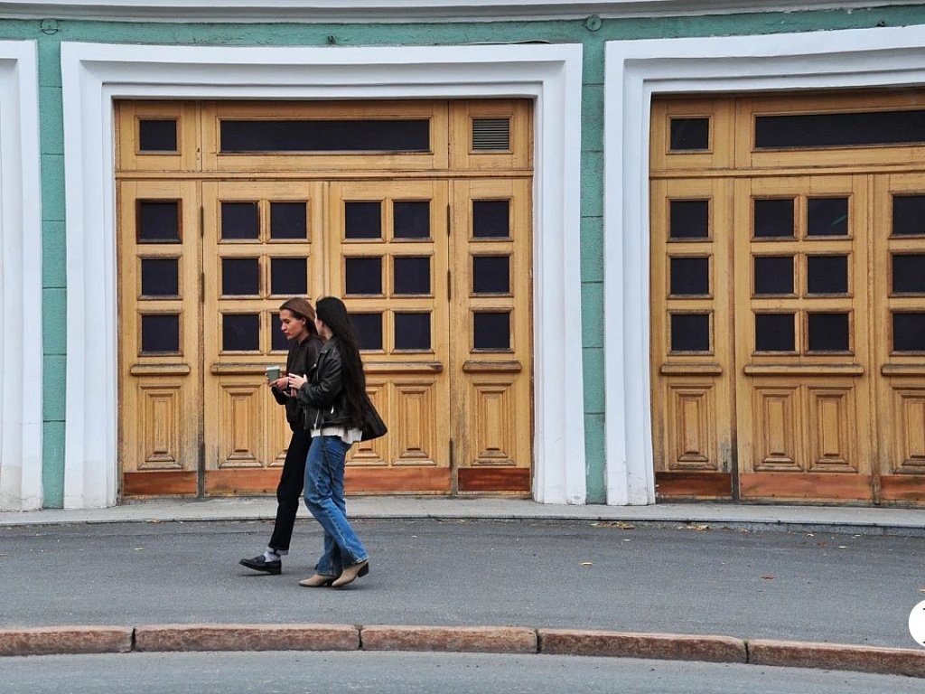 Челябинцы по пять дней в неделю выходят на прогулки по городу с экскурсоводами