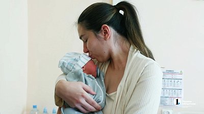 В ОКБ № 3 Челябинска поздравили мам, родивших в День города