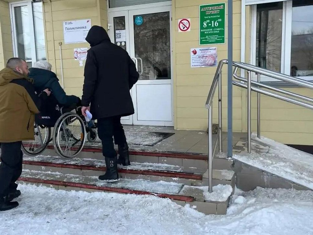 В больнице Долгодеревенского оборудуют пандус и туалеты для инвалидов
