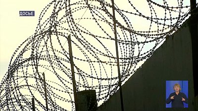 На Челябинском вокзале полицейские задержали молодых людей с наркотиками