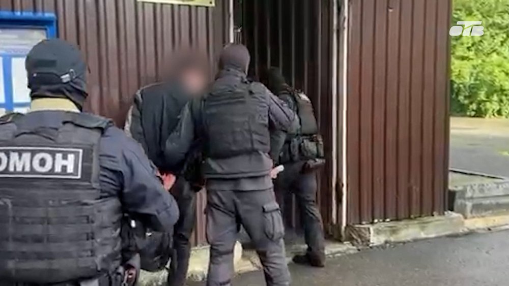 В Челябинске задержали подозреваемого в грабеже ювелирного отдела