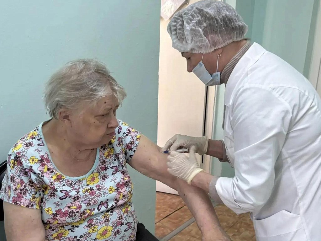 В Челябинской области на избирательных участках открыли пункты вакцинации от гриппа
