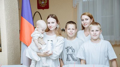 «Шаг во взрослую жизнь»: на выборах впервые голосуют 18-летние южноуральцы
