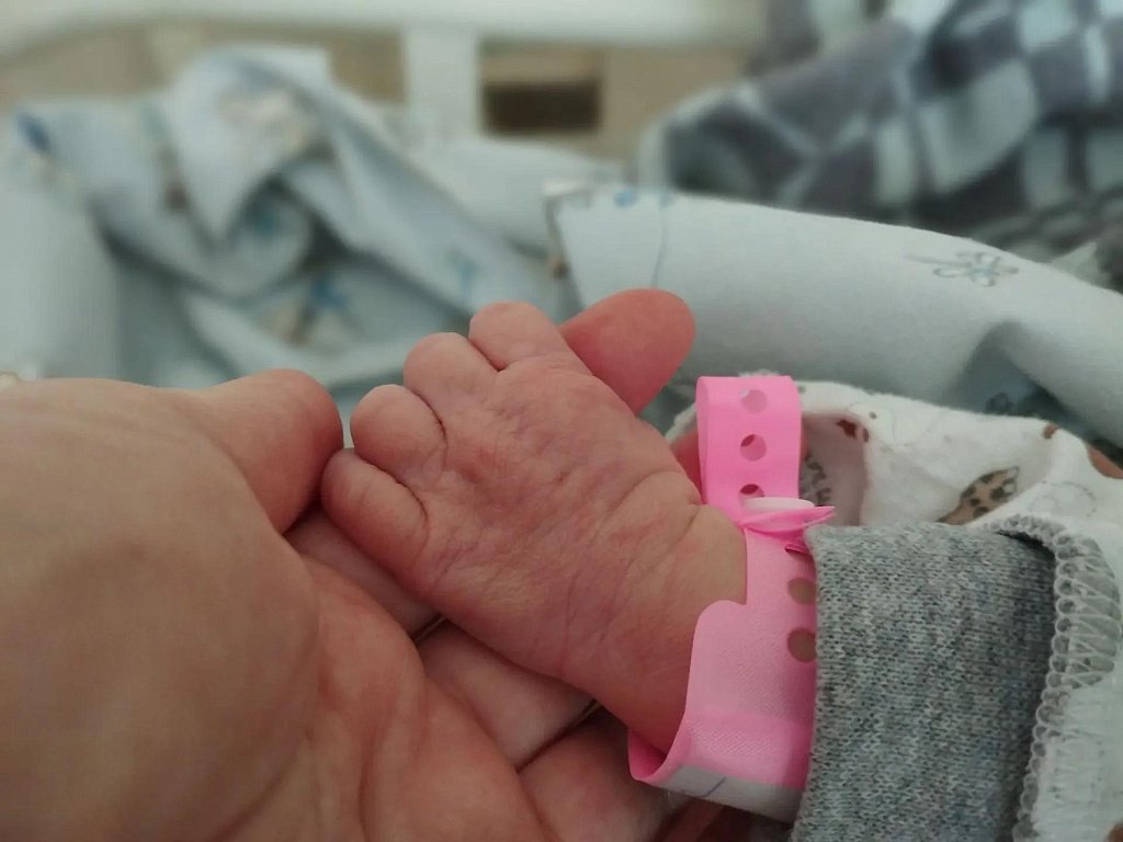 В Златоусте председатель УИК с рабочего места уехала в роддом