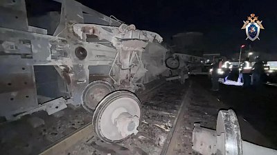 Три вагона с цементом сошли с рельсов на станции Челябинск-Главный