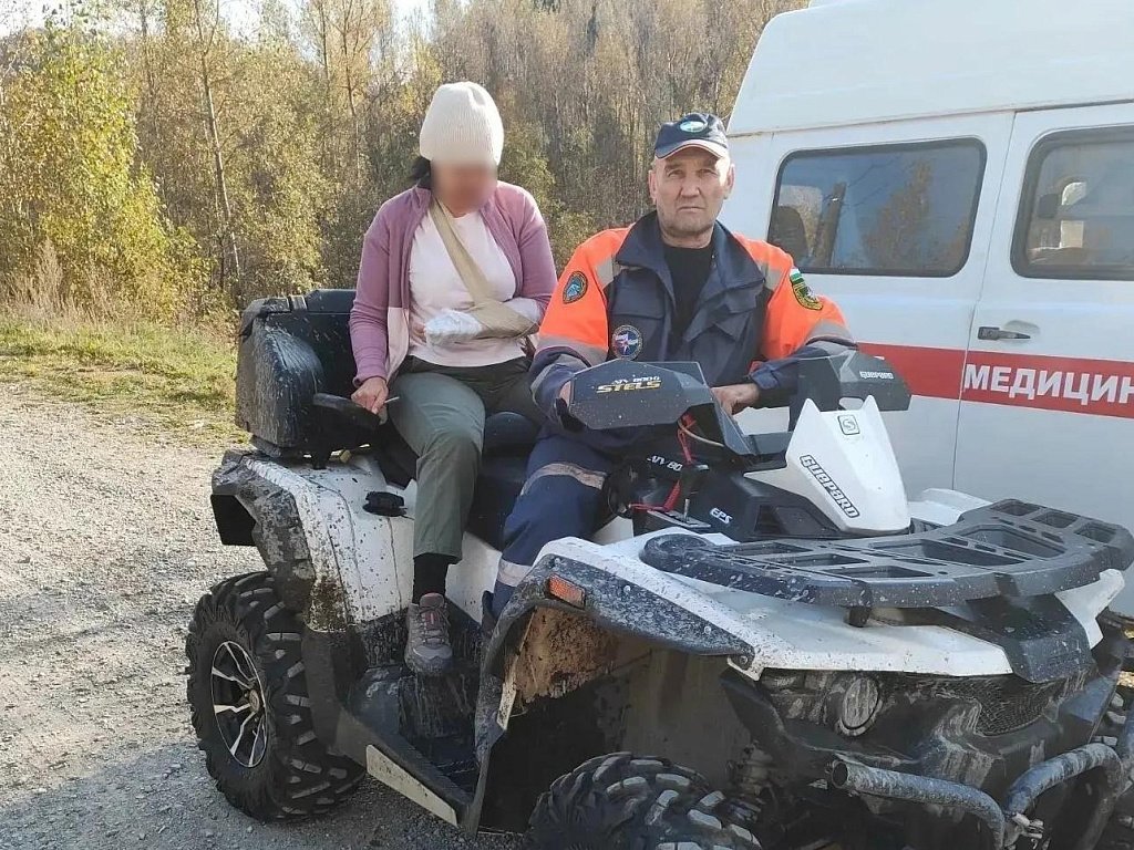 Спасатели эвакуировали с Айгирских скал травмированную туристку из Челябинска