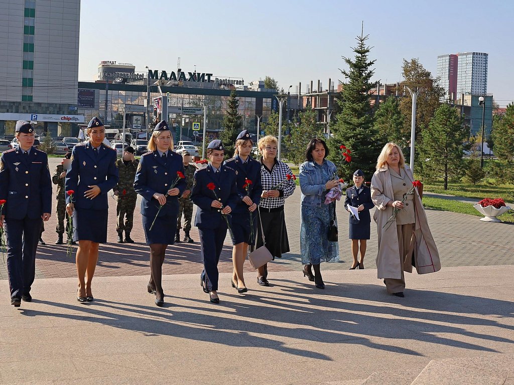 В Челябинске почтили память погибших сотрудников УИС