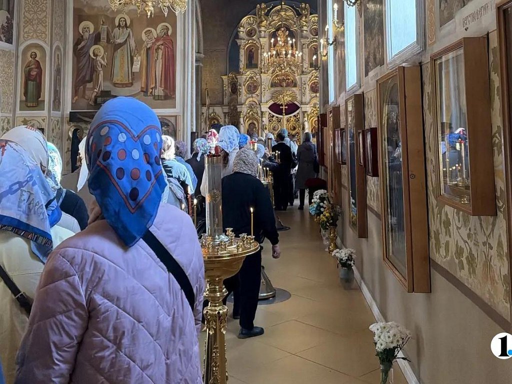 Южноуральцы встают в очередь перед мощами Матроны Московской