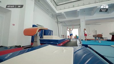 Спорт для детей в сюжете «День открытых дверей в школе спортивной гимнастики»
